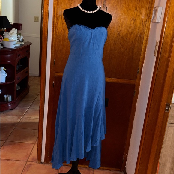 LULU’S Gorgeous Event Bright Blue Linen Strapless Ruffled Midi Dress SZ MED - Picture 5 of 9